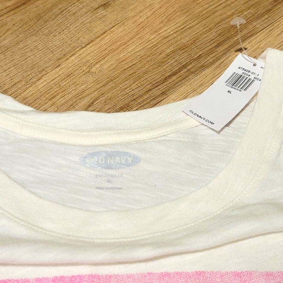 NWT Old Navy Crop Tee  Pastel Rainbow Desert Scene  XL - Picture 3 of 4